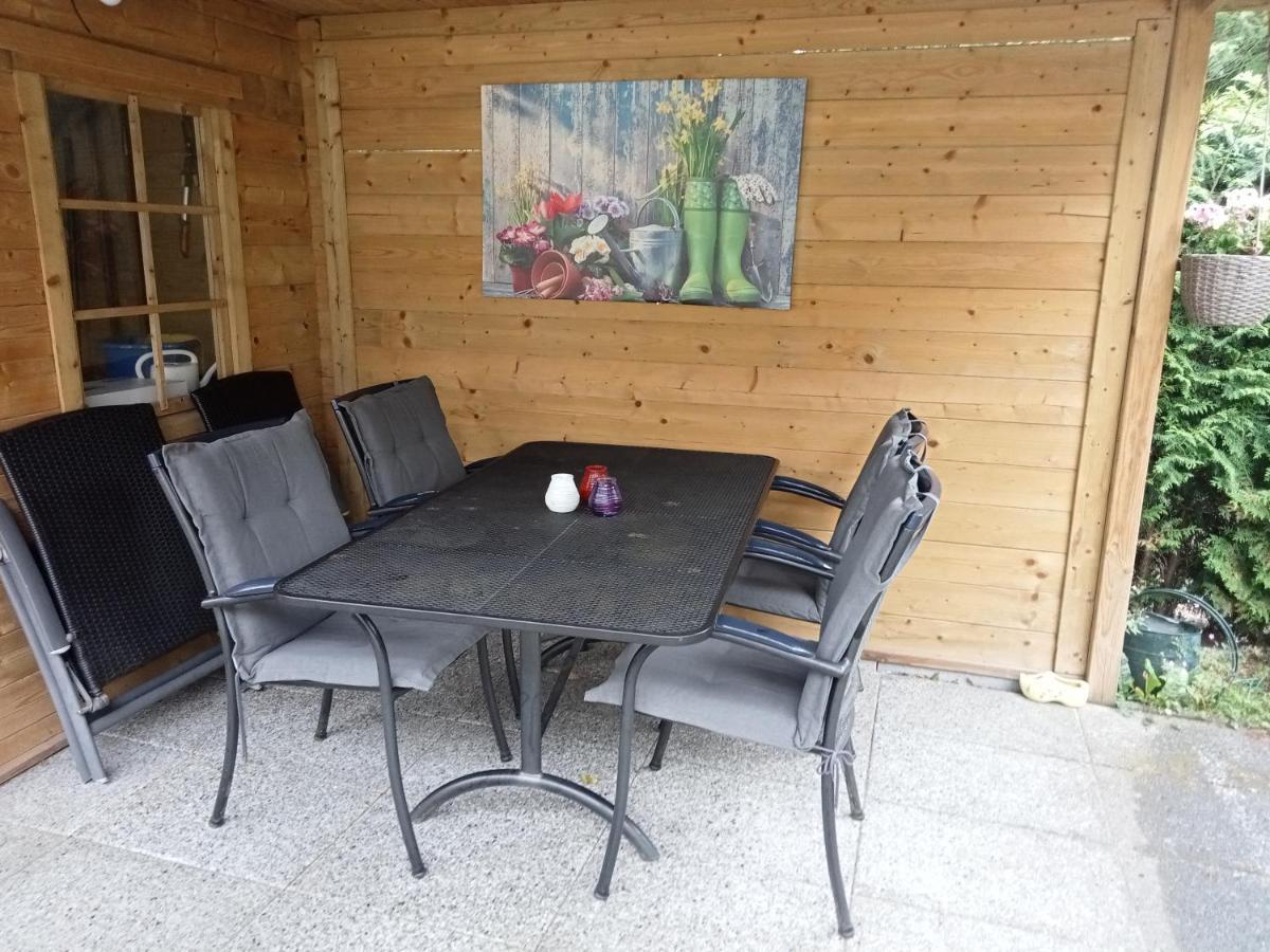 Roodborstje 4 persoonschalet Putten Exterior foto